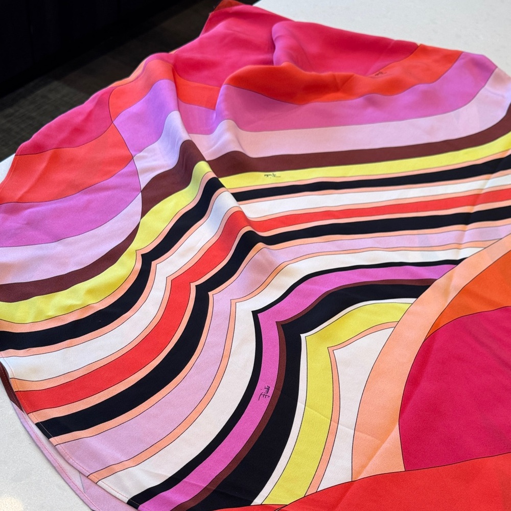 Emilio Pucci Pink and Orange Silk poncho - Picture 10 of 16